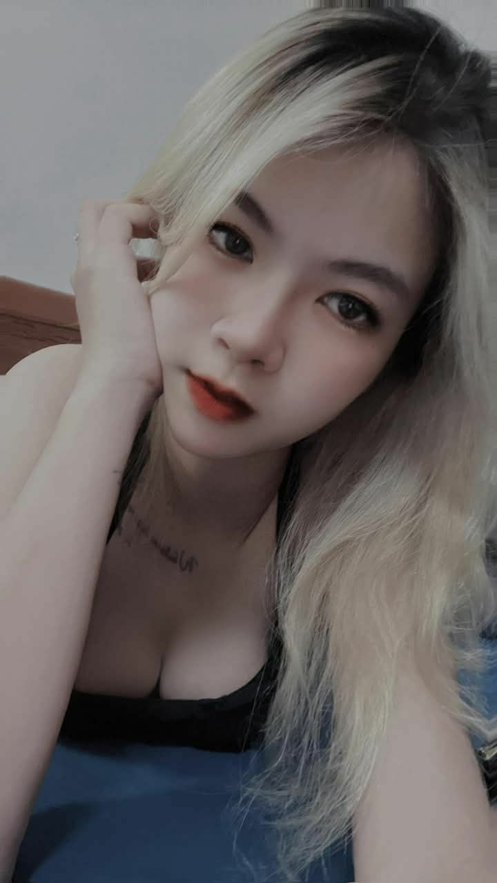 Người dì an ủi cháu trai thường xuyên bị bắt nạt ở trường